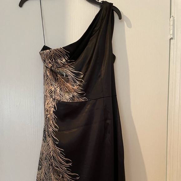 One Shoulder Black and Gold Satin Dress Feather Detail Sz 14 - Picture 3 of 9